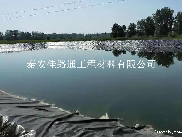 人工湖防渗膜防护指南:科学方法筑牢长效防渗屏障 人工湖防渗膜防护指南:科学方法筑牢长效防渗屏障