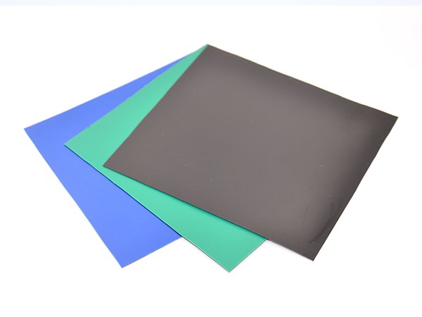 怎样的方式可用来判定防渗土工膜导水率？