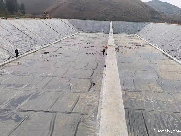 掌握HDPE防渗土工膜正确施工方式方法。