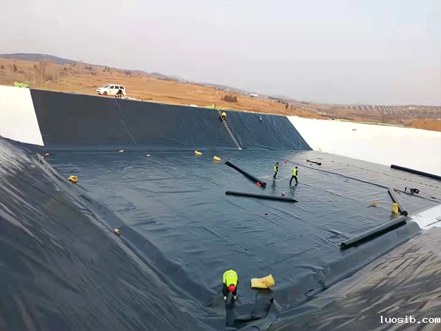 污水池铺设防渗土工膜须格外注重