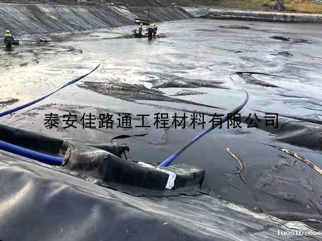 堤坝加固工程垂直铺设防渗土工膜步骤