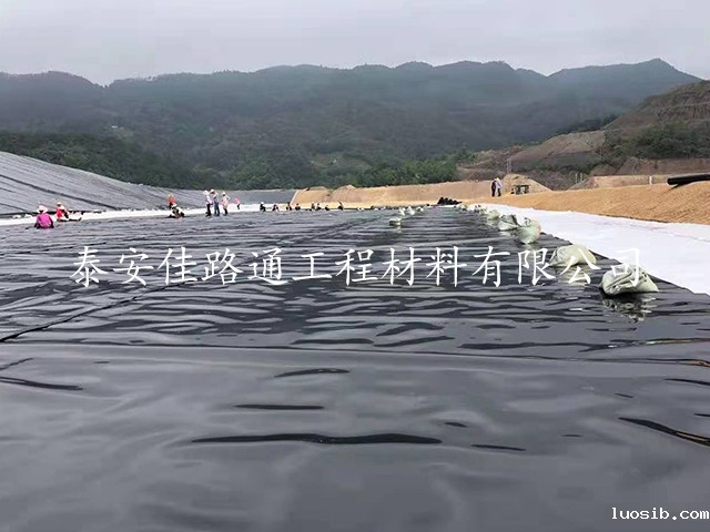 有哪些方法可处理防渗土工膜的施工节点？