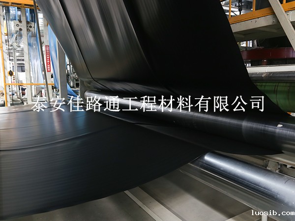 沼气池土工膜铺设需要掌握哪些方法技巧？