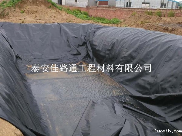 铺设水产养殖防渗膜时做好温度控制很关键