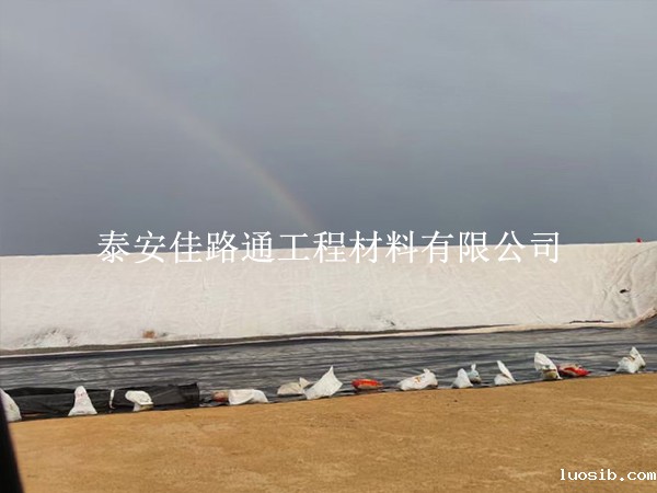 水产养殖防渗膜的接缝处须紧急处理