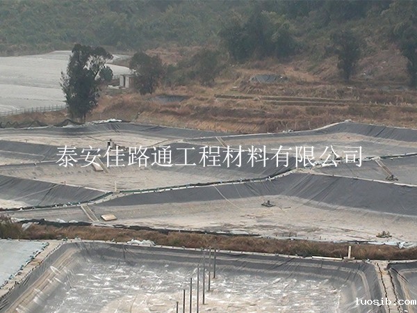 养殖防渗膜不仅拥有隔热性还具有隔声性