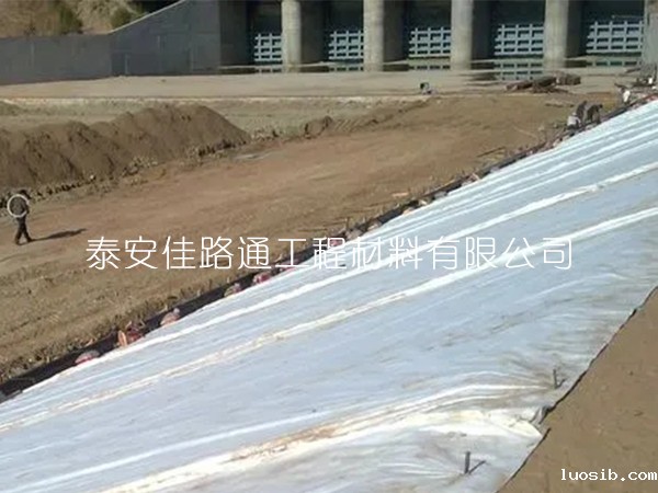 养殖防渗膜的隔热与隔声作用值得关注