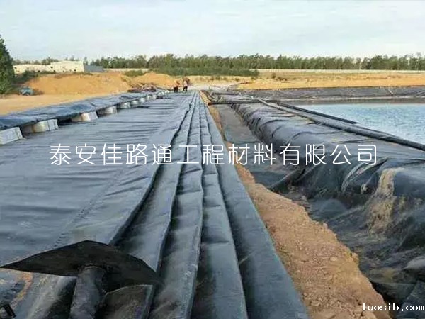 鱼塘防渗土工膜铺装须专注哪些技术要求？