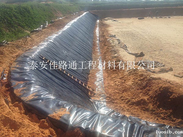 油田防渗土工膜如何更好的发挥其作用？