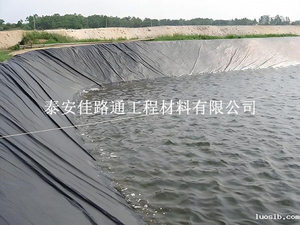 关于破坏蓄水池防渗膜性能有哪些影响因素？