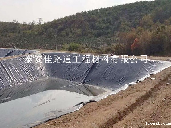 养殖防渗膜直角撕裂强度的奥秘：科技守护养殖安全的隐形力量