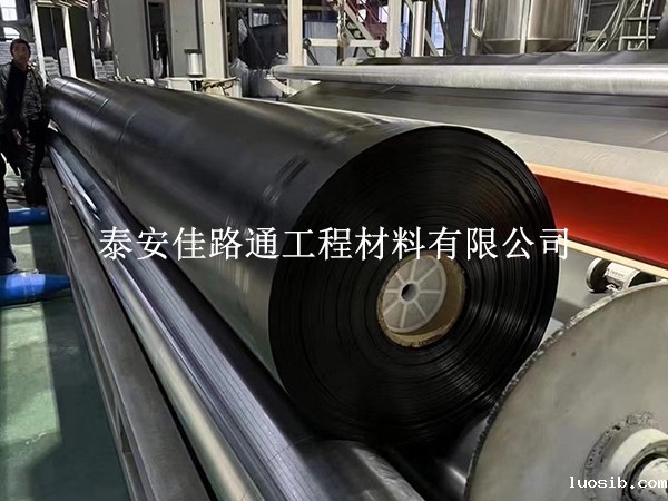 延长水产养殖防渗膜使用寿命：智慧维护，持久守护