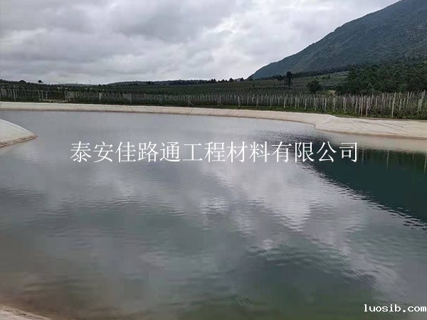 “膜”力前奏：防渗膜铺设施工的精准预备方程式