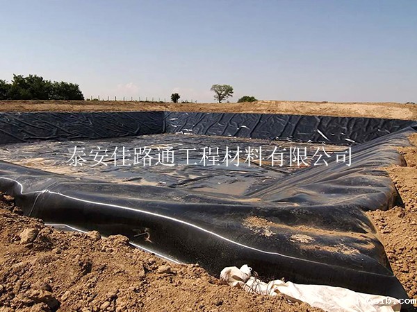 污水池防渗膜滑坡频发？5 个解决方案 + 预防要点全掌握