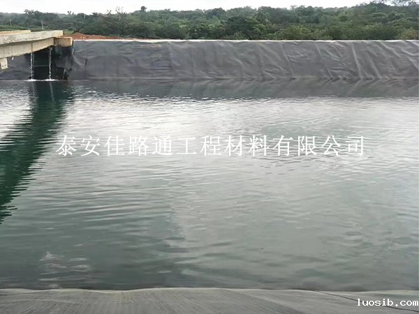 蓄水池防渗膜焊接怎么做到无缝?6 个技巧让焊缝滴水不漏    蓄水池防渗膜焊接怎么做到无缝?6 个技巧让焊缝滴水不漏