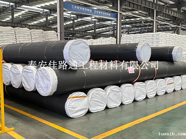 蓄水池防渗膜池底固定不松动！5 个技巧让膜材牢牢 “扎根”