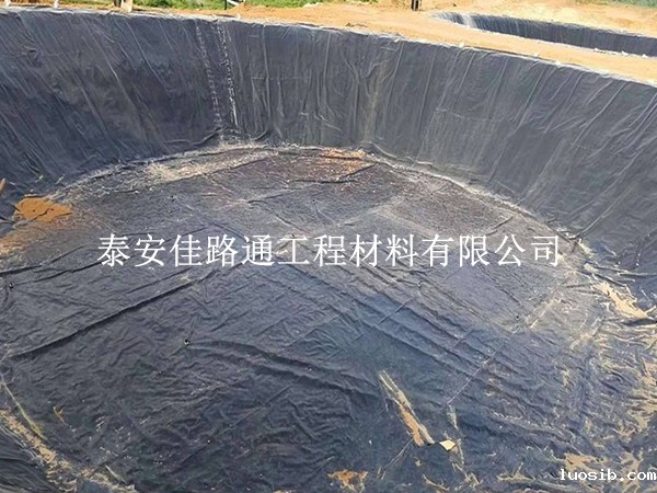 藕池防渗膜铺设总出问题？前期勘察准备要做对