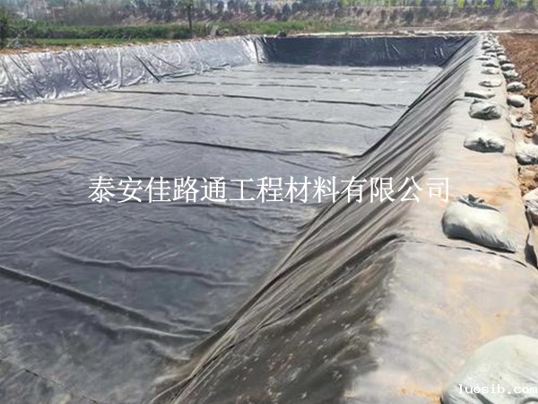破解沼气池防渗膜脆化难题，筑牢防渗长效防线